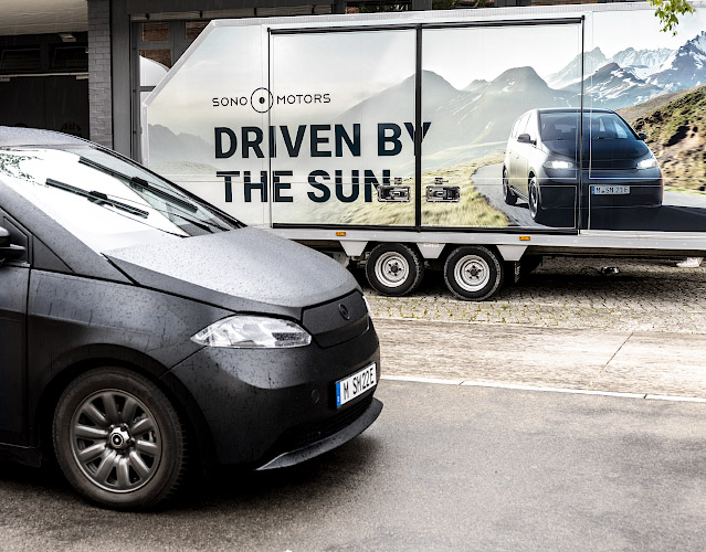 Sono Motors GmbH promotet Prototyp Sion auf Euref Campus. Berlin 22. August 2021