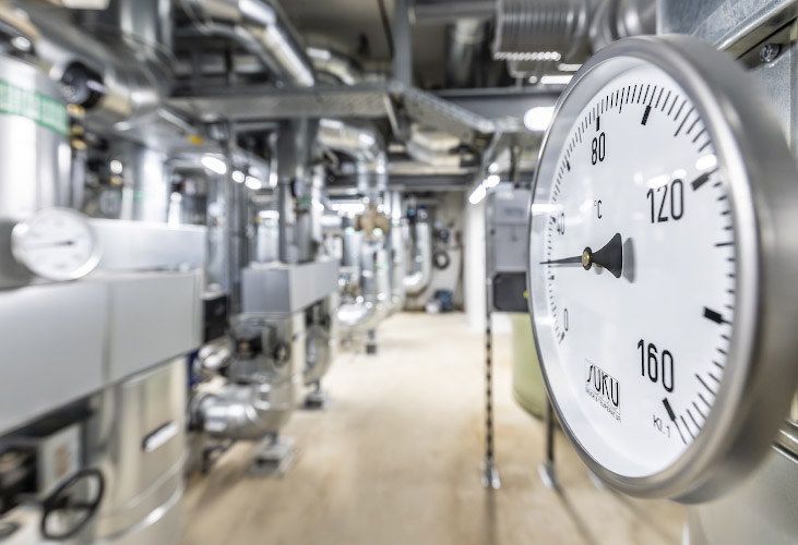 Tiefengeothermie. Geothermische Anlage Potsdam produziert Wärme für Wohnquartier. Deutschland 2025