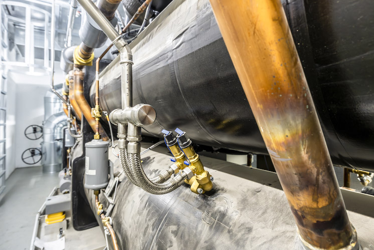 Tiefengeothermie. Geothermische Anlage Potsdam produziert Wärme für Wohnquartier. Deutschland 2025