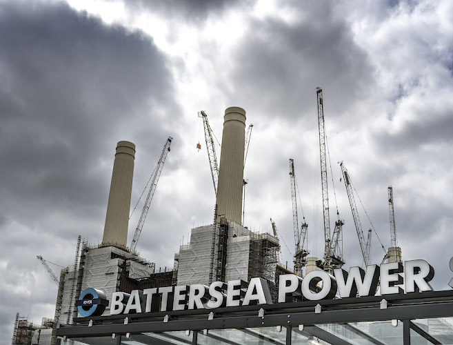 Transformation former coal-fired Battersea Power Station into Real Estate. London GB 2019