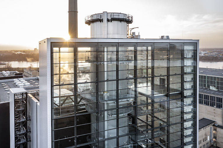 Effizientes Gaskraftwerk Lausward mit Block Fortuna. Düsseldorfer Stadtwerke, EnBW. Düsseldorf Germany 2022