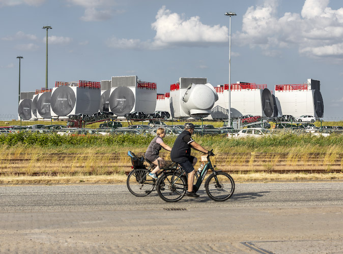 Freilager Siemens Gamesa Maschinenhaus fuer Windkraftanlagen in Offshore Windparks der Nordsee. Cuxhaven 2023