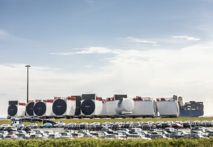 Freilager Siemens Gamesa Maschinenhaus fuer Windkraftanlagen in Offshore Windparks der Nordsee. Cuxhaven 2023