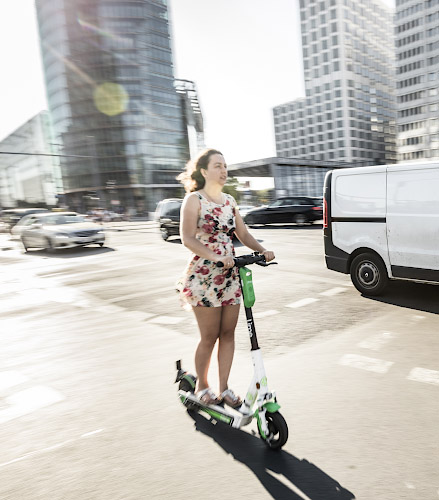 E-Scooter erobern Potsdamer Platz Berlin 2019