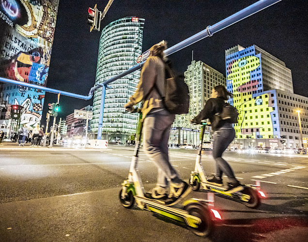 E-Scooter erobern Potsdamer Platz Berlin 2019