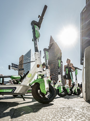 E-Scooter erobern Potsdamer Platz Berlin 2019