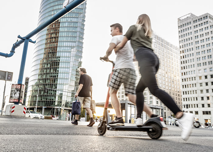 E-Scooter erobern Potsdamer Platz Berlin 2019