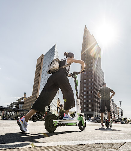 E-Scooter erobern Potsdamer Platz Berlin 2019
