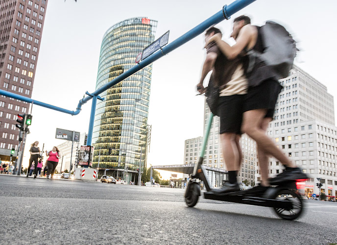 E-Scooter erobern Potsdamer Platz Berlin 2019