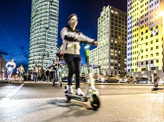 E-Scooter erobern Potsdamer Platz Berlin 2020