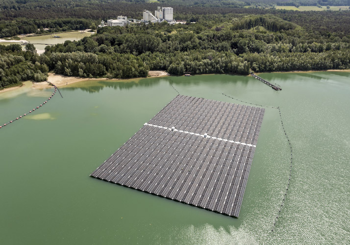 Floating PV Silbersee III. Schwimmender Solarpark erzeugt 3 MW Power, Betreiber Quarzwerke. Haltern am See 2022