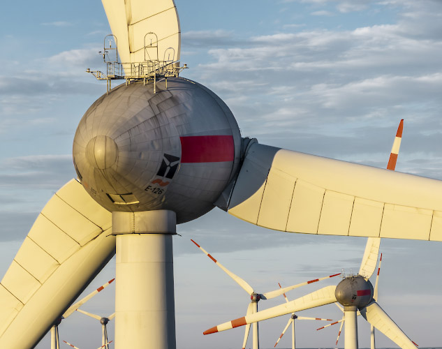 Sonnenuntergang ueberm Windpark Werder, Kessin, Altentreptow mit Enercon Windenergieanlagen E126. 2025