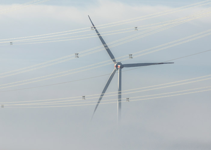 Enercon Windenergieanlage E138 EP im Morgennebel. Malchow bei Berlin. 2022