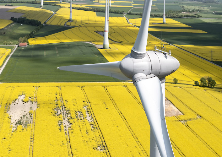 Enercon Windkraftanlage im Windpark Haaren Leiberg im Windgebiet Sindfeld. Bei Paderborn 2022