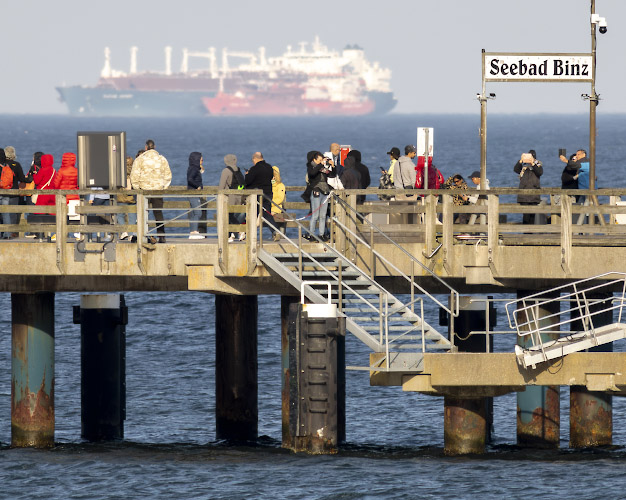LNG Floating Storage Unit FSU Seapeak Hispania. Seebrücke Binz, Deutschland 2023
