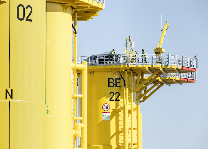 Transition Pieces für Iberdrola Offshore Windpark Baltic Eagle. Freilager Hafen Mukran, Deutschland 2023