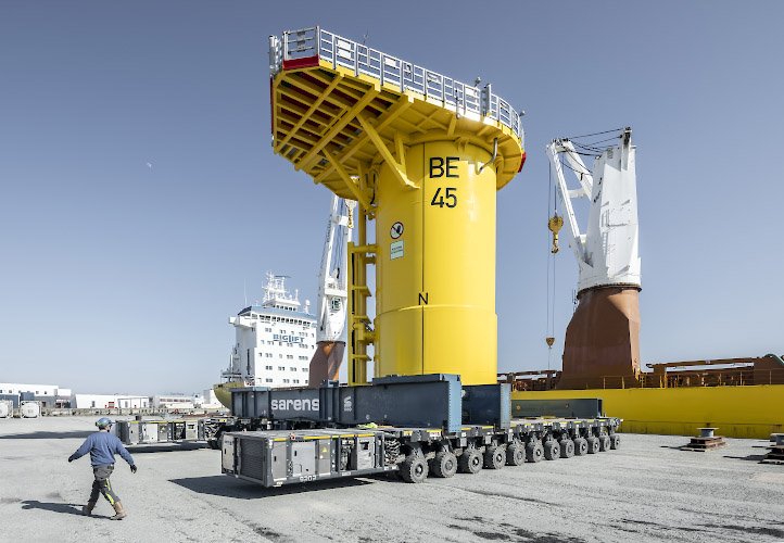 Transition Pieces für Iberdrola Offshore Windpark Baltic Eagle. Freilager Hafen Mukran, Deutschland 2023