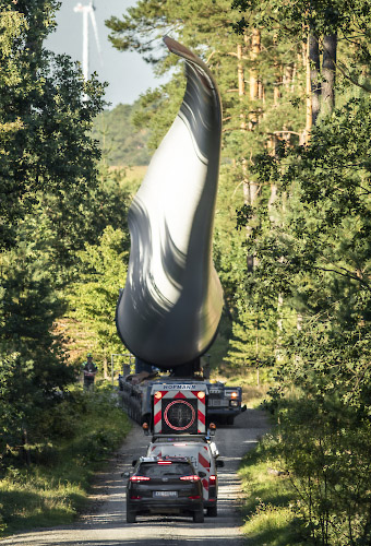 Transport NORDEX Rotorblatt durch Waldgebiet zum Windpark Illmersdorf 2023