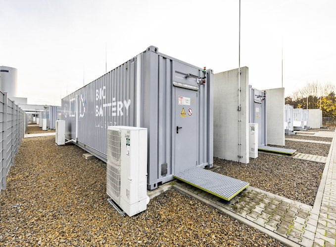 LEAG BigBattery Lausitz am Standort Braunkohlekraftwerk Schwarze Pumpe. Batteriespeicher im grossindustriellen Massstab. 2025
