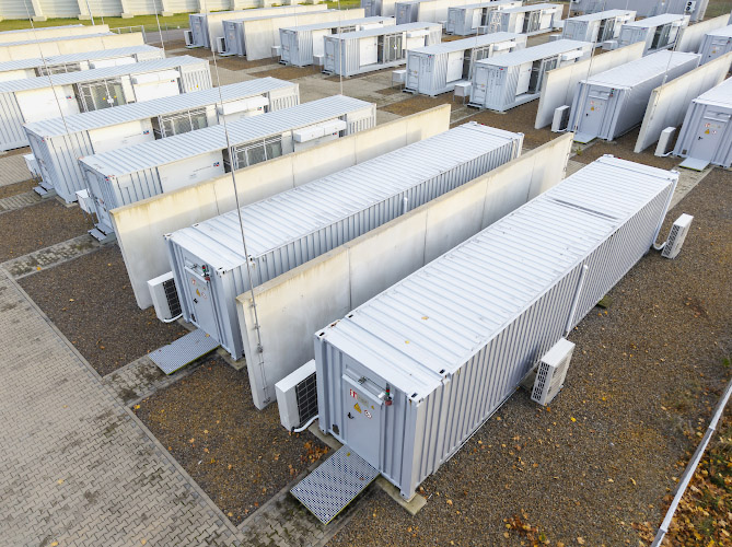 LEAG BigBattery Lausitz am Standort Braunkohlekraftwerk Schwarze Pumpe. Batteriespeicher im grossindustriellen Massstab. 2025