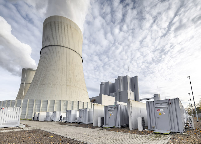 LEAG BigBattery Lausitz am Standort Braunkohlekraftwerk Schwarze Pumpe. Batteriespeicher im grossindustriellen Massstab. 2025