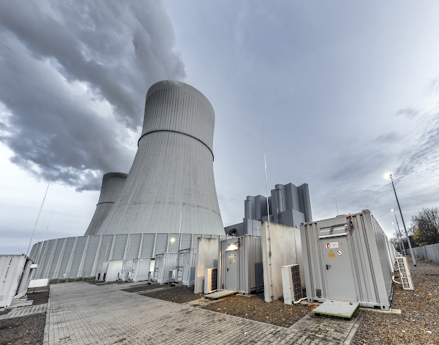 LEAG BigBattery Lausitz am Standort Braunkohlekraftwerk Schwarze Pumpe. Batteriespeicher im grossindustriellen Massstab. 2025