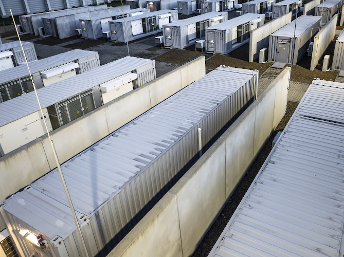 LEAG BigBattery Lausitz am Standort Braunkohlekraftwerk Schwarze Pumpe. Batteriespeicher im grossindustriellen Massstab. 2025