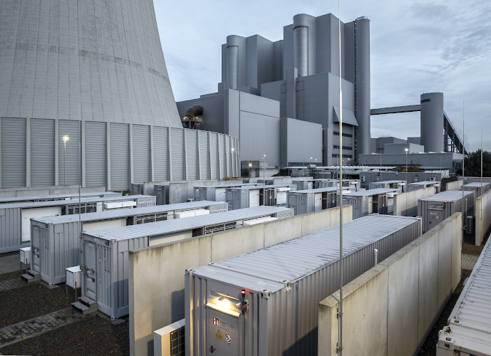 LEAG BigBattery Lausitz am Standort Braunkohlekraftwerk Schwarze Pumpe. Batteriespeicher im grossindustriellen Massstab. 2025