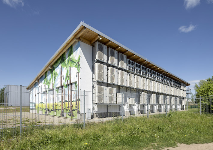 Batteriespeicher im Energieautarken Dorf Feldheim. Deutschland 2025