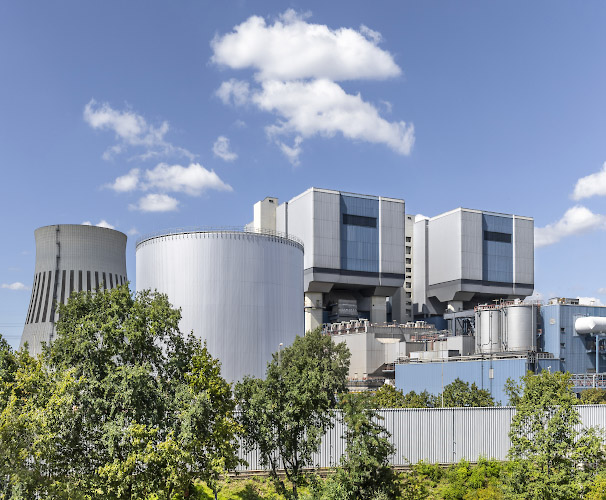 BEW Waermespeicher generiert 200 Megawatt thermische Leistung, Fassungsvermoegen 56 Millionen Liter Wasser. Standort Reuter West Deutschland 2026
