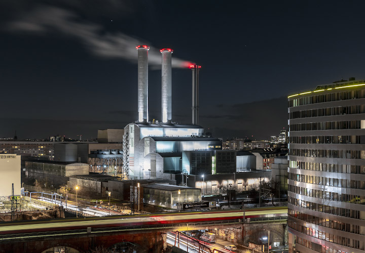 BEW GuD Gas-und Dampfturbinen-Heizkraftwerk Mitte, Hauptbrennstoff Erdgas. Berlin, Deutschland. 2022