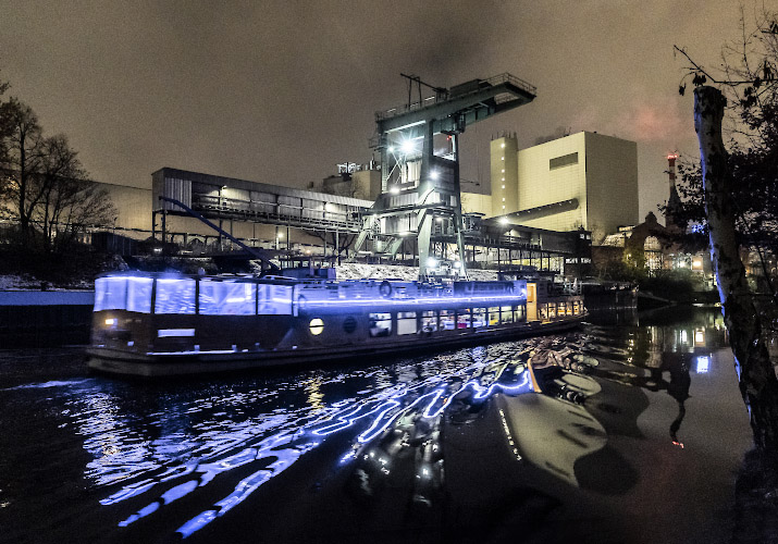 BEW Heizkraftwerk Moabit, Brennstoff Steinkohle wird geloescht. Berlin Deutschland. 2022