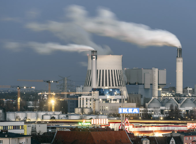 BEW Heizkraftwerk Reuter West mit Kühlturm, Hauptbrennstoff Steinkohle. Berlin, Deutschland. 2026