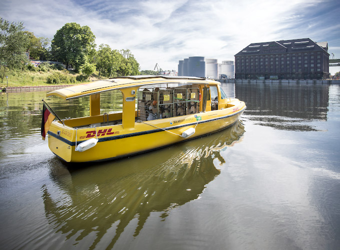 Pilotprojekt Deutsche Post DHL Solarschiff. Berlin Deutschland 2023