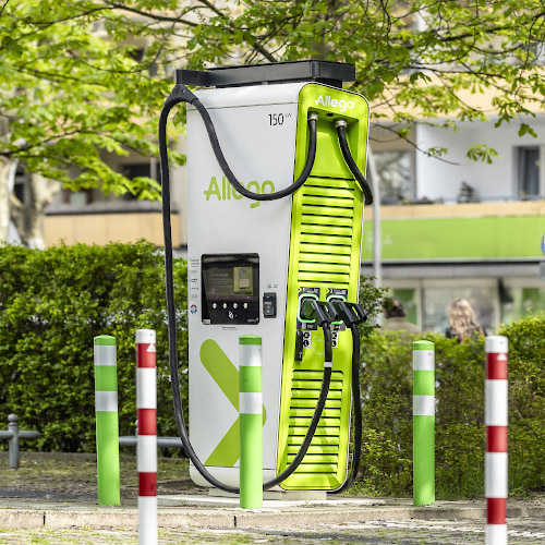 Ladesaeule Allego 150 kw. Berlin Deutschland 2026