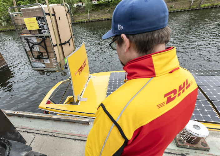 Pilotprojekt Deutsche Post DHL Solarschiff. Berlin Deutschland 2023