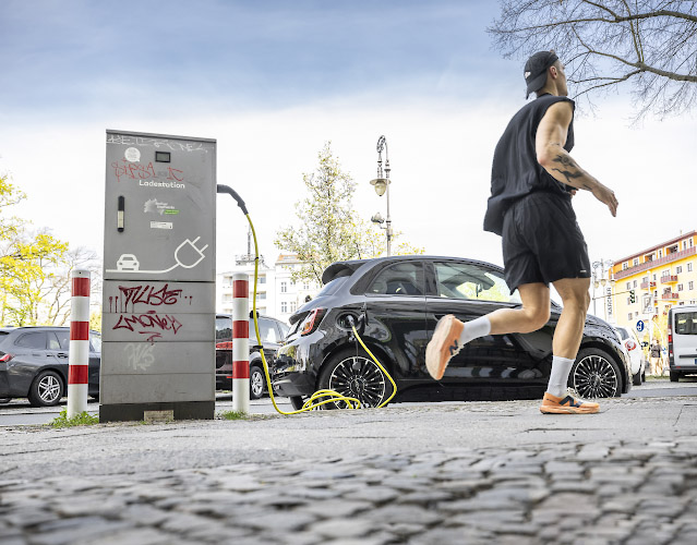Ladesaeule der Berliner Stadtwerke. Berlin Deutschland 2026