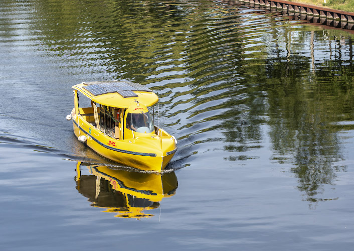 Pilotprojekt Deutsche Post DHL Solarschiff. Solarboot Solarboat Berlin Deutschland 2023