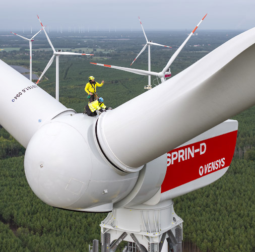 Aufbau GICON Hoehenwindturm, gefördert durch Bundesagentur für Sprunginnovationen SPRIND, mit 365m Deutschlands zweithöchstes Bauwerk. Schipkau Brandenburg Deutschland 2026