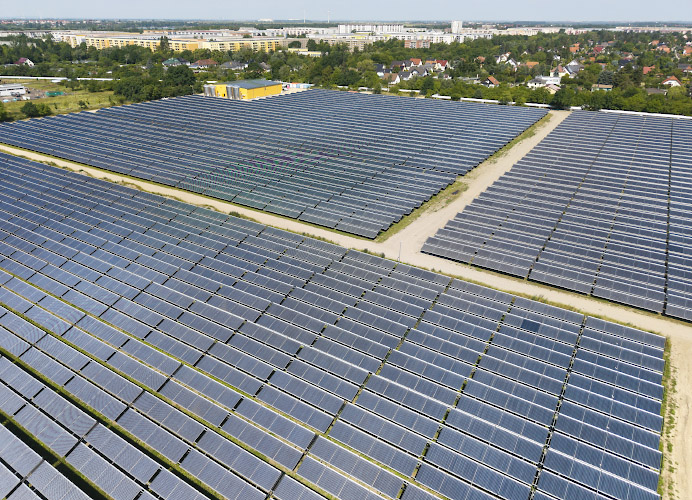 Stadtwerke Leipzig. Solarthermie Kraftwerk Leipzig West. Stadtwerke Leipzig. Sommer 2026